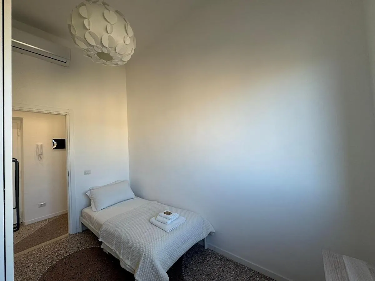 Apartment Stylish Stay In Rome'S Trendy Hub