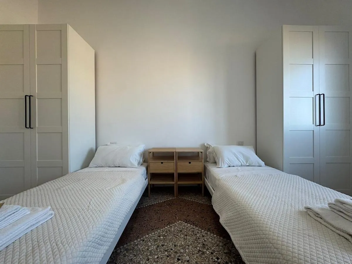 Stylish Stay In Rome'S Trendy Hub 0*, Rome