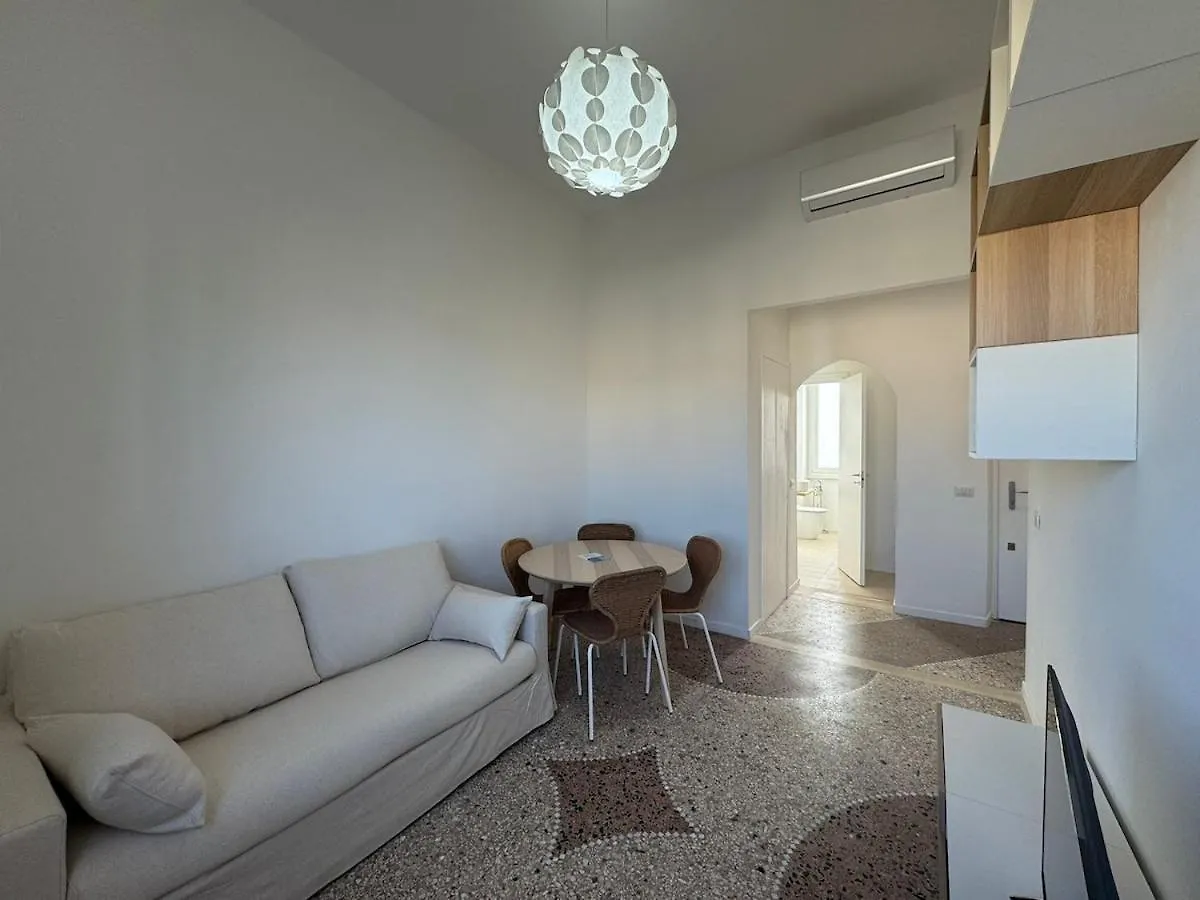 Apartment Stylish Stay In Rome'S Trendy Hub
