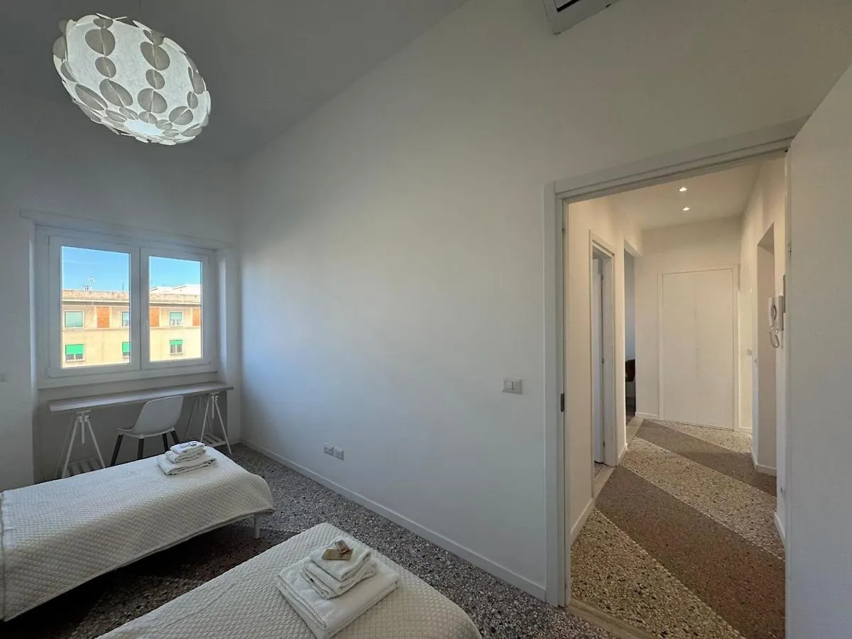 Stylish Stay In Rome'S Trendy Hub 0*, Rome